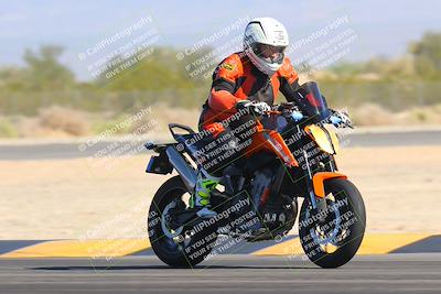 media/Nov-06-2023-Moto Forza (Mon) [[ce023d0744]]/4-Beginner Group/Session 3 (Turn 2)/